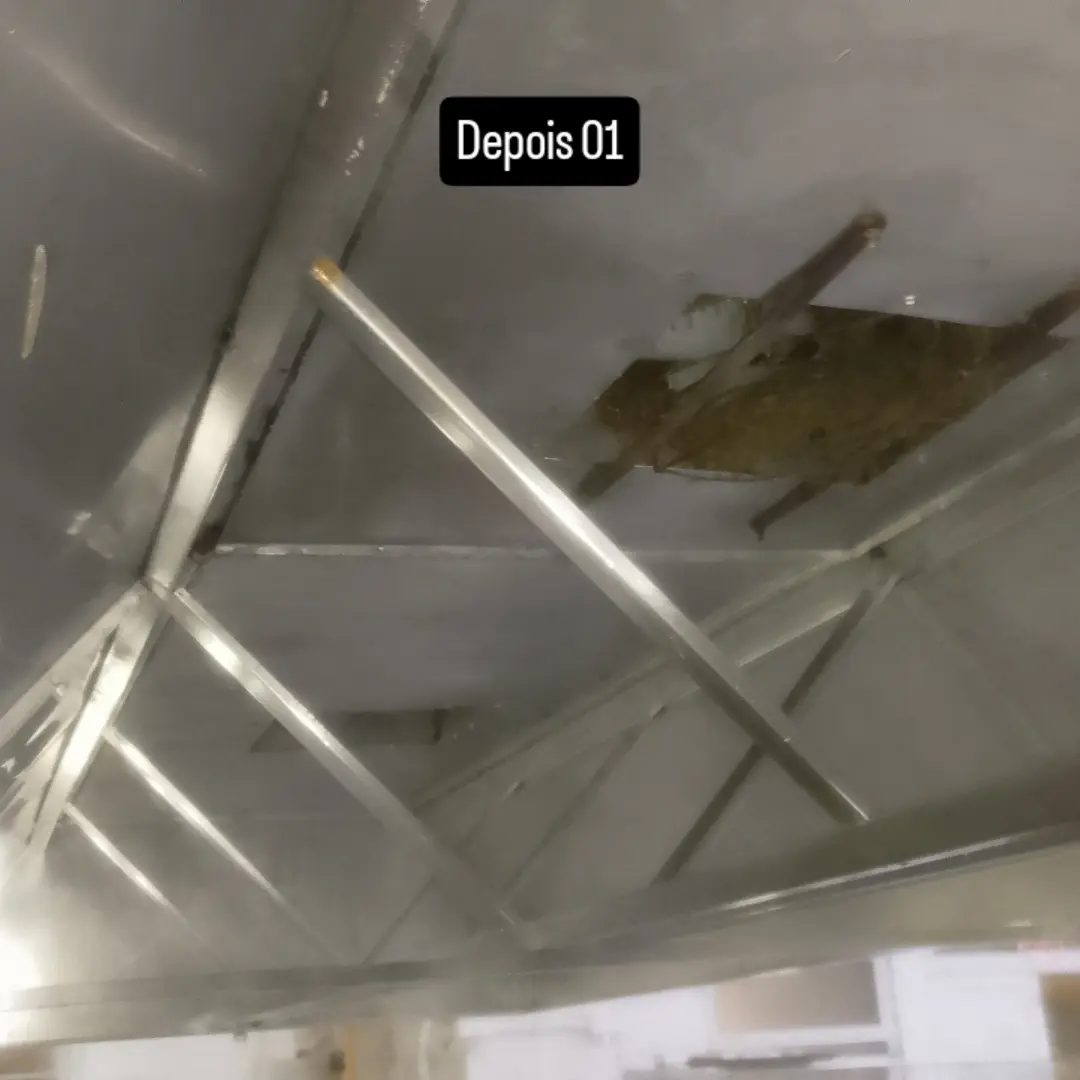 Depois da limpeza: Coifa industrial